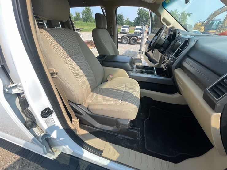 2019-ford-f350-xlt-image-35