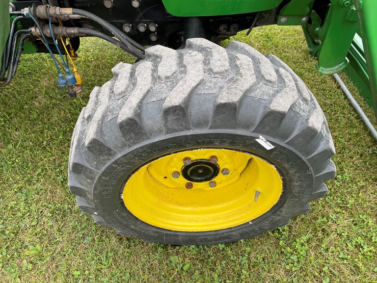 2011-john-deere-4120-image-29