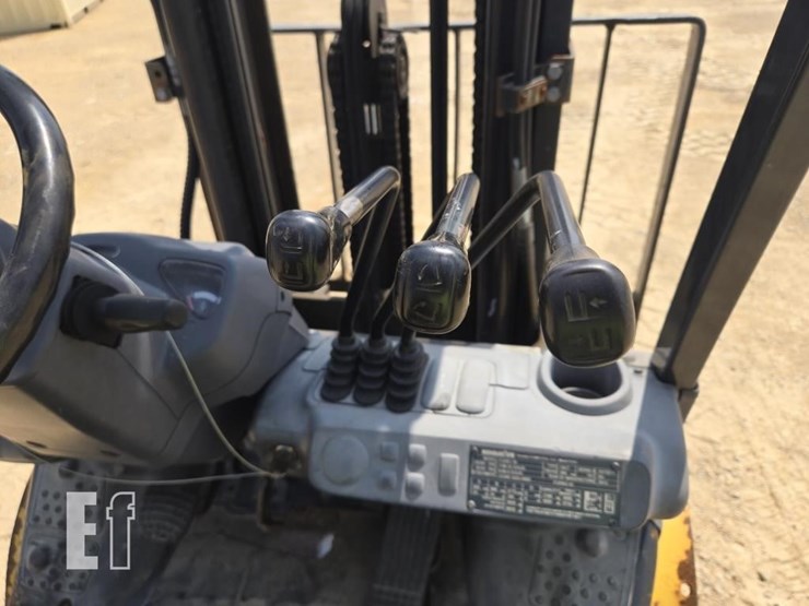 2013-komatsu-fg25t-16-image-17