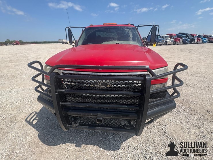 2005-chevrolet-3500-image-19