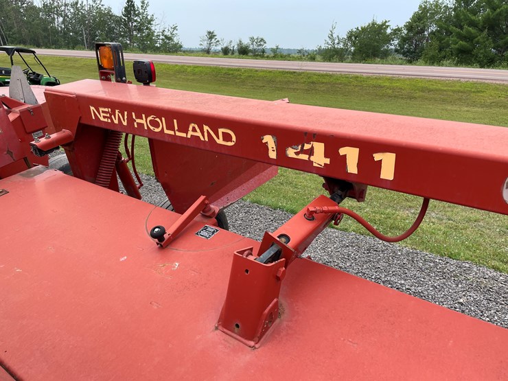 2005-new-holland-1411-image-12
