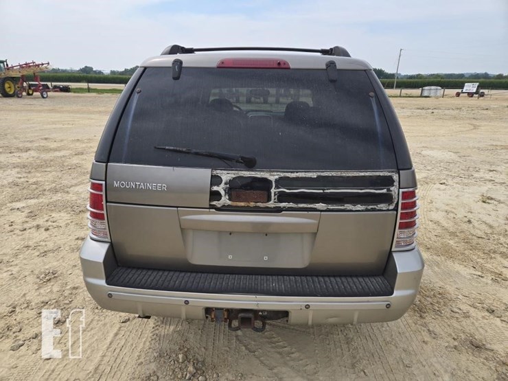 2002-mercury-mountaineer-image-10
