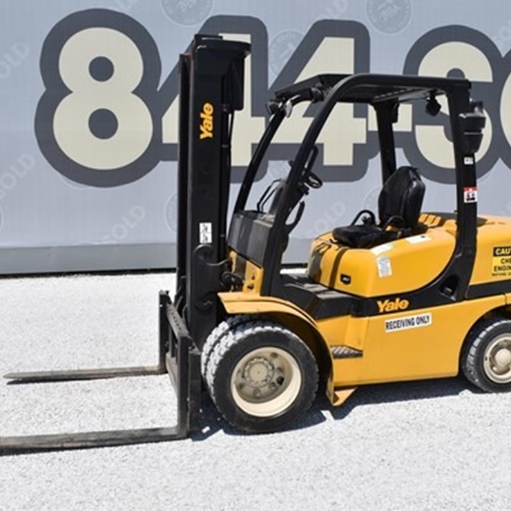 2004 YALE GDP090VX
