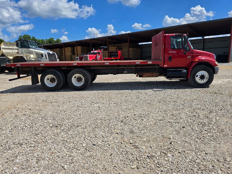 2003-international-durastar-4400-image-43