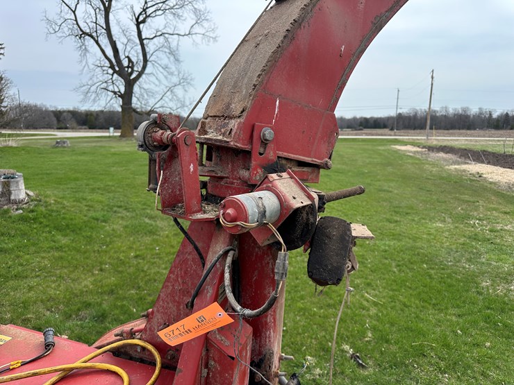 new-holland-790-image-11