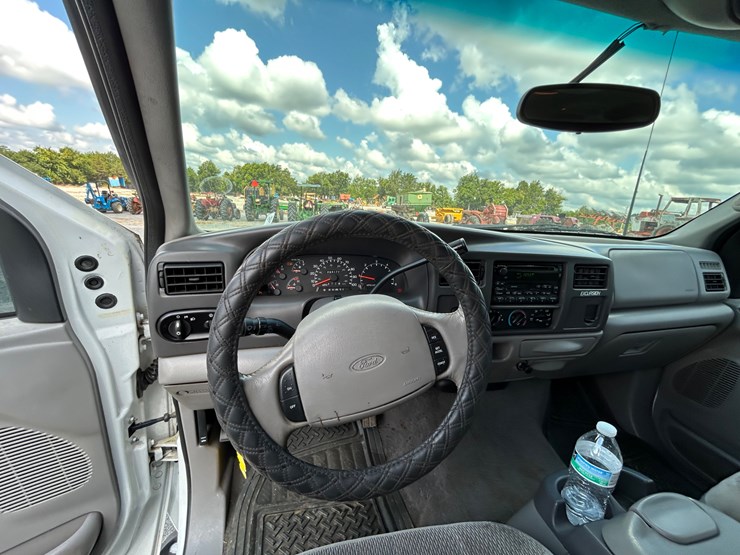 2000-ford-excursion-image-14