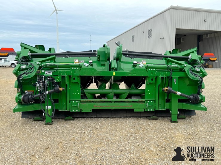 2023-john-deere-c12f-image-6