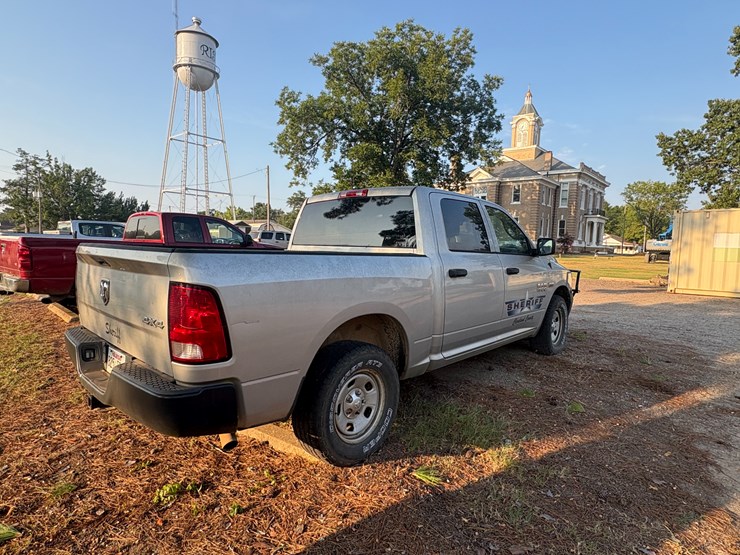 2016-dodge-ram-1500-image-3