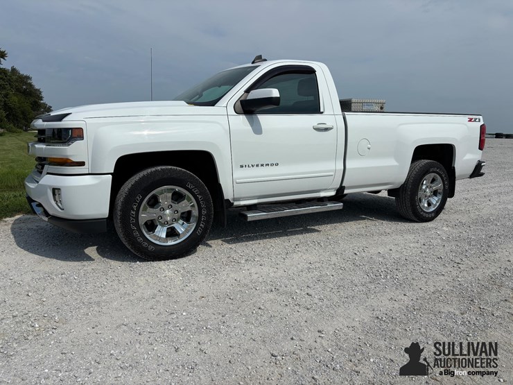2018-chevrolet-1500-image-1
