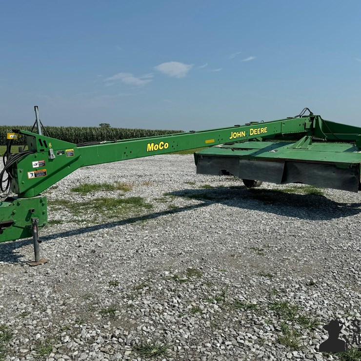 2001 JOHN DEERE 946