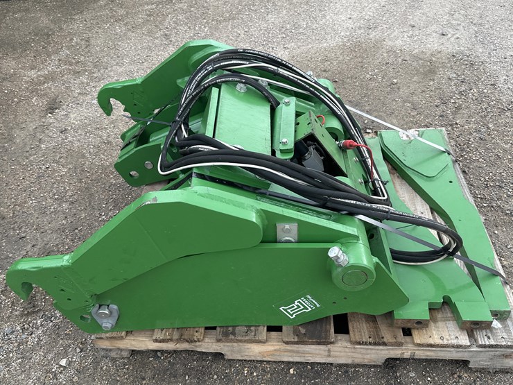 2023-john-deere-8295r-image-2