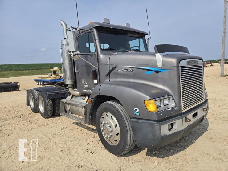 1992-freightliner-fld112-image-1
