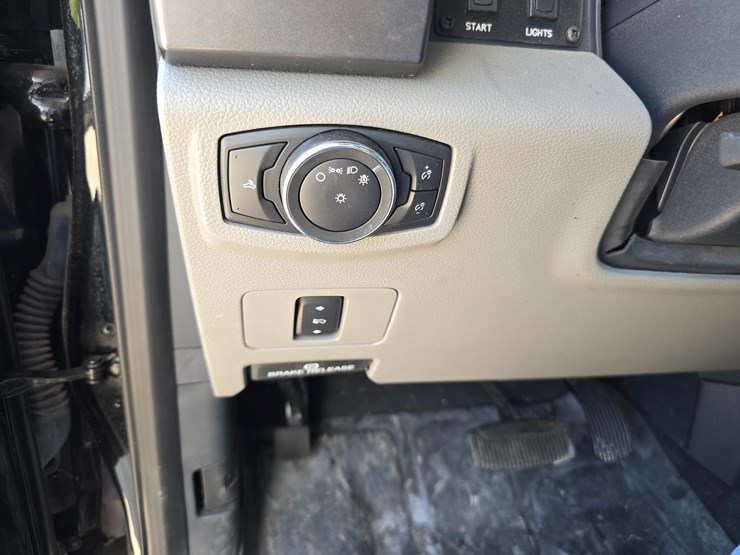 2022-ford-f600-image-114