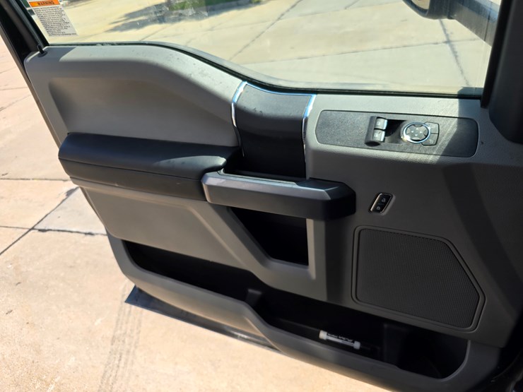 2022-ford-f600-image-116