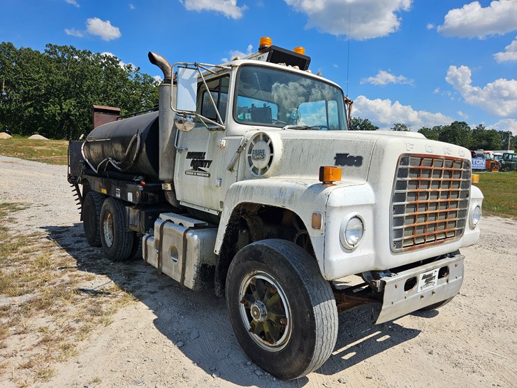 1982-ford-lt9000-image-21