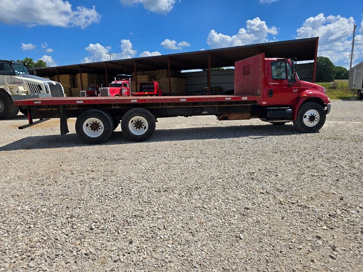 2003-international-durastar-4400-image-40