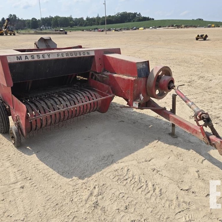 MASSEY-FERGUSON 124