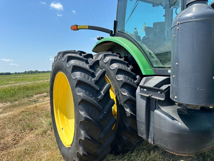 2014-john-deere-8285r-image-10