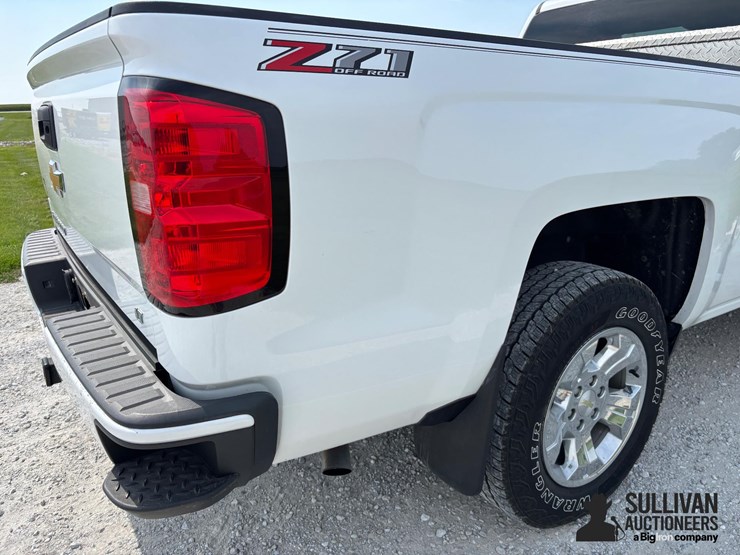 2018-chevrolet-1500-image-17