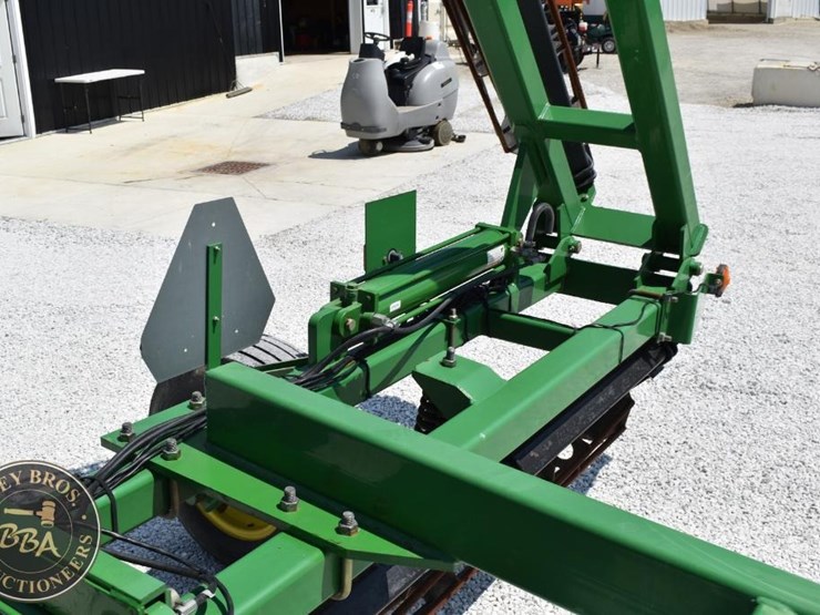john-deere-200-image-27