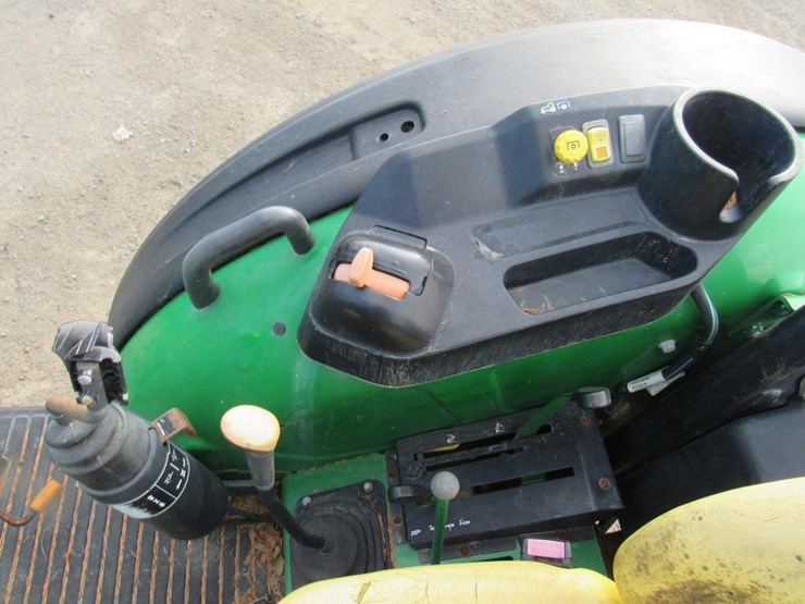 2021-john-deere-5055e-image-16
