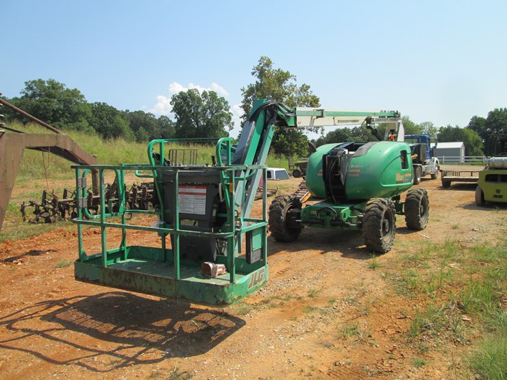 2015-jlg-600ajn-image-1