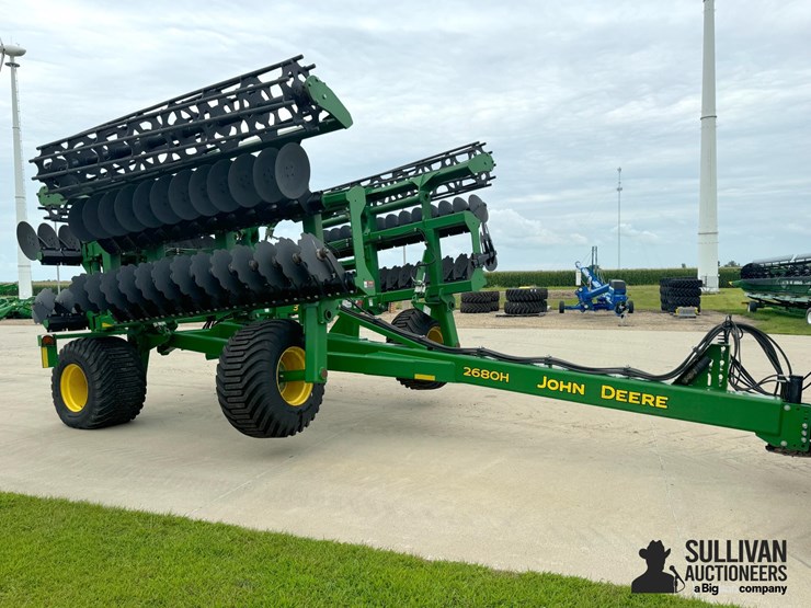 2021-john-deere-2680h-image-3