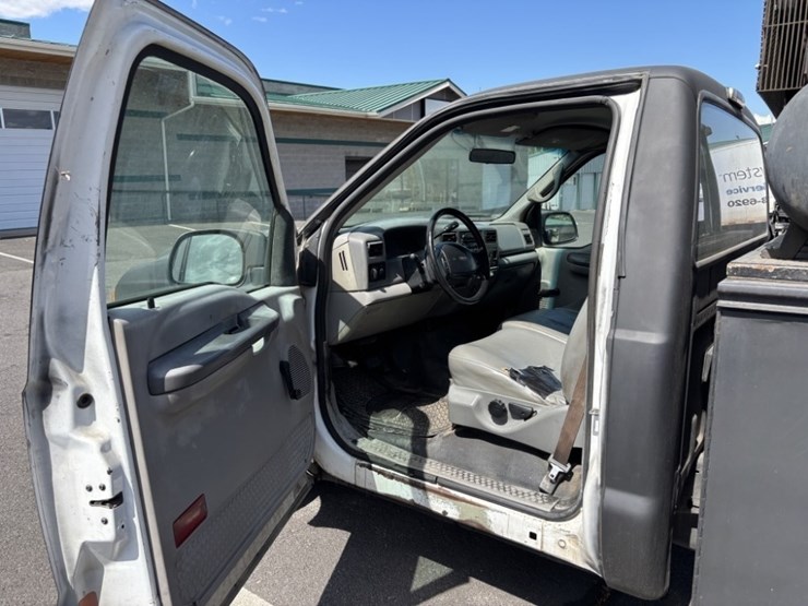 2001-ford-f350-xl-image-36