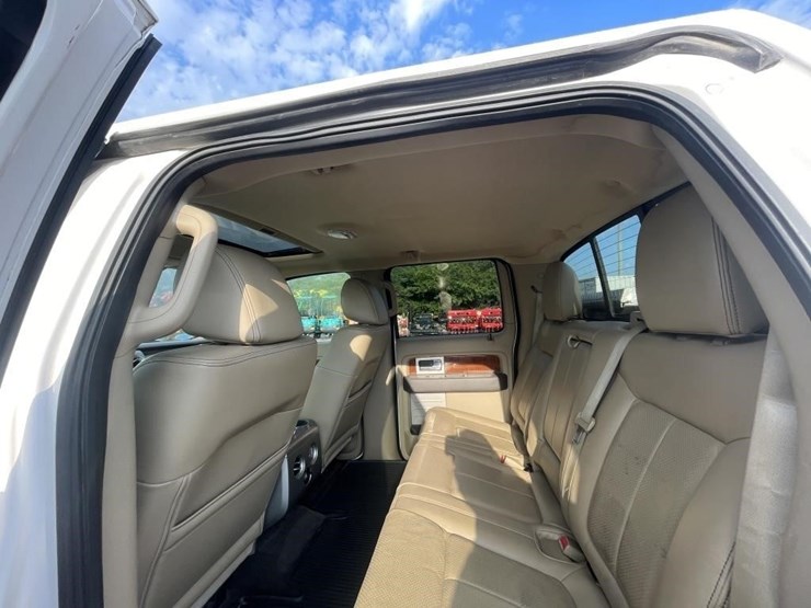 2010-ford-f150-lariat-image-34