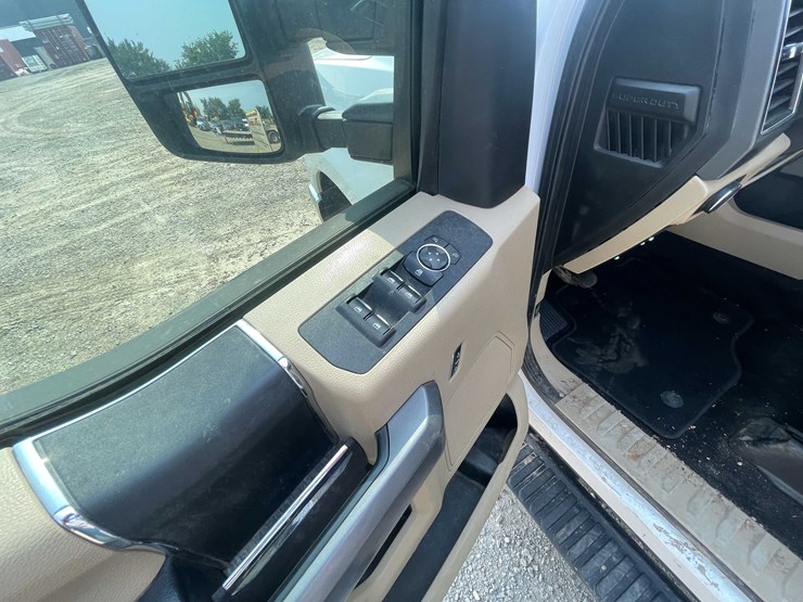 2019-ford-f350-xlt-image-43