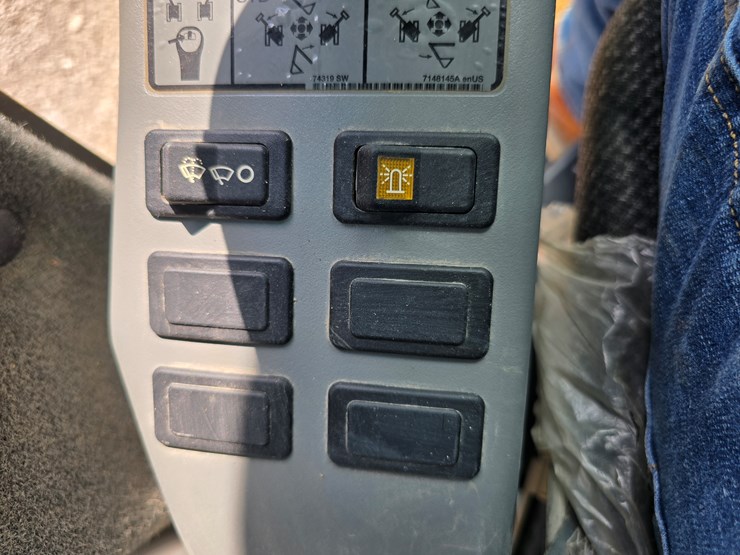 2012-bobcat-e35-image-89