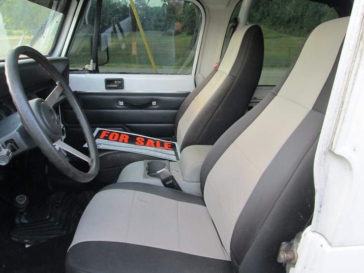 1994-jeep-renegade-image-23