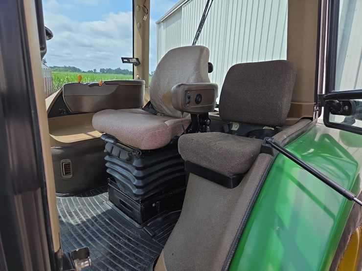john-deere-8310-image-39