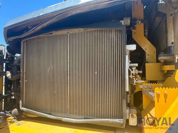 2015-deere-410e-image-19