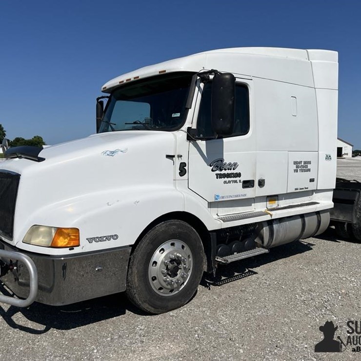 2000 VOLVO VN