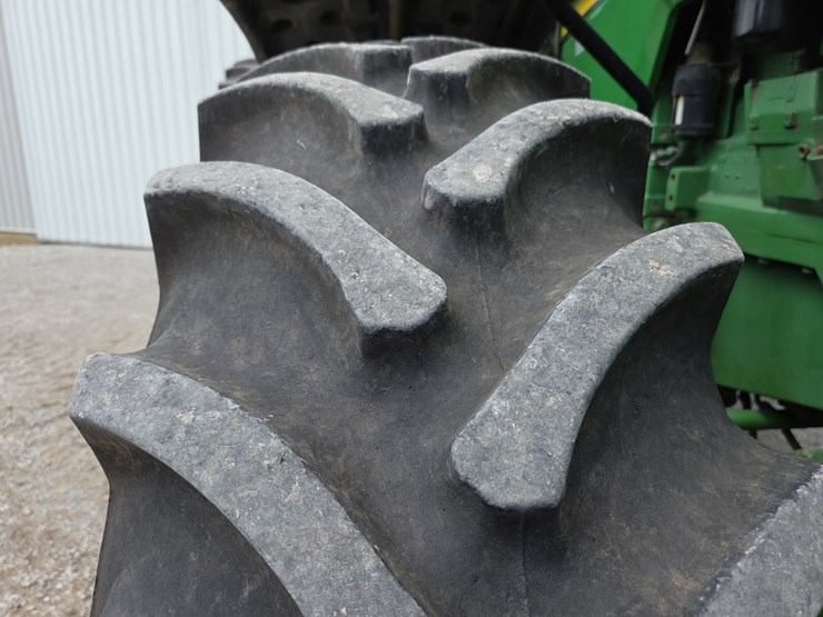 john-deere-8310-image-35