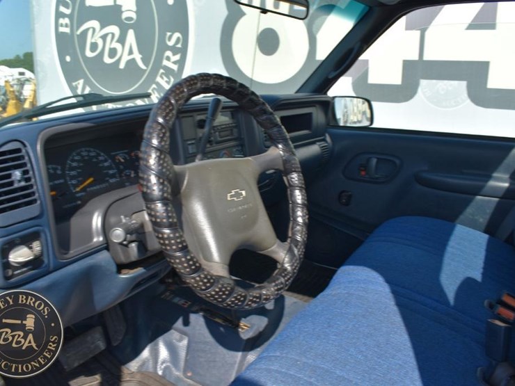1999-chevrolet-3500-image-46