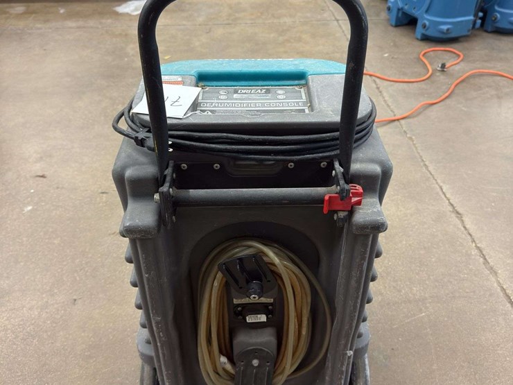 drieaz-dehumidifier-console-model-#-f292-sm-total-hours-5577-image-3