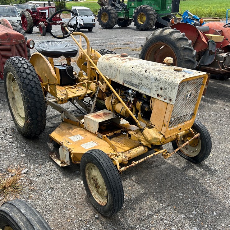 INTERNATIONAL CUB LO-BOY