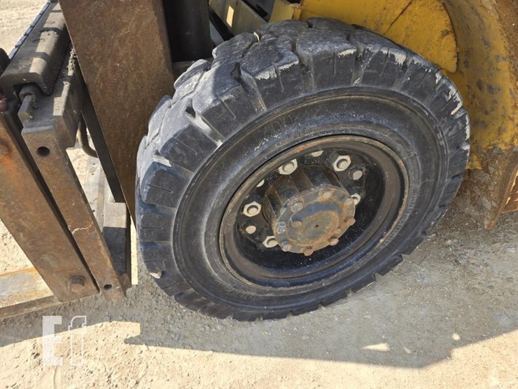 2013-komatsu-fg25t-16-image-5