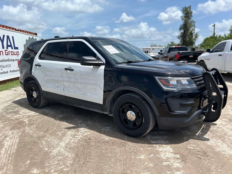 2018-ford-explorer-image-2