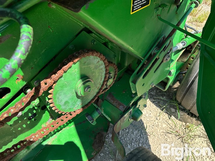 2004-john-deere-567-image-15