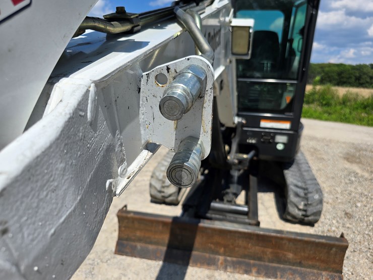 2012-bobcat-e35-image-46