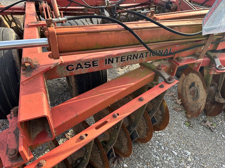 case-ih-3900-image-5