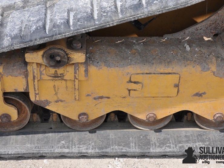 2021-caterpillar-299d3-image-18