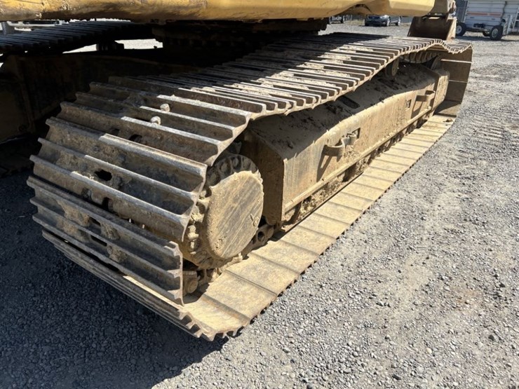caterpillar-330b-image-16