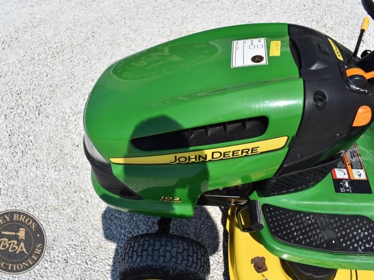 john-deere-102-image-13