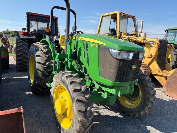 2015-john-deere-5055e-image-4