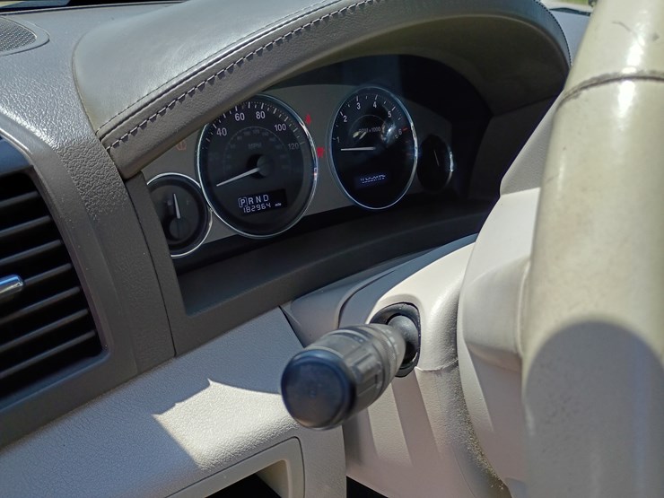 2010-jeep-grand-cherokee-image-66