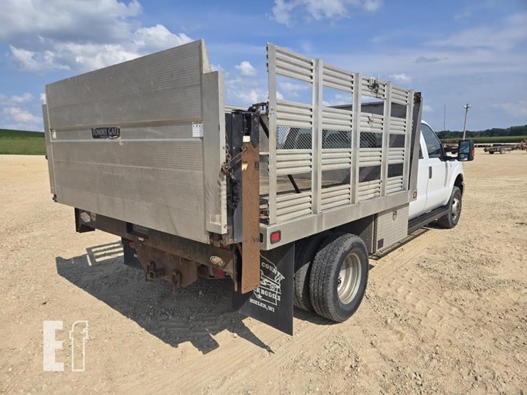 2011-ford-f350-image-18